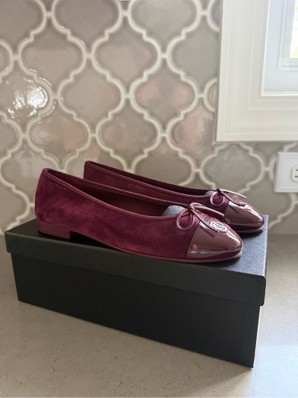 BNWT Chanel 26A Suede Calfskin & Patent Leather Burgundy Ballet Flat, Size 37